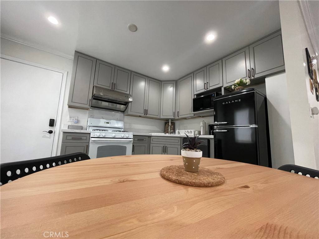 Arcadia, CA 91007,9649 1/2 e naomi ave