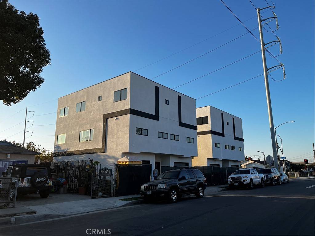 Inglewood, CA 90304,4900 Lennox BLVD