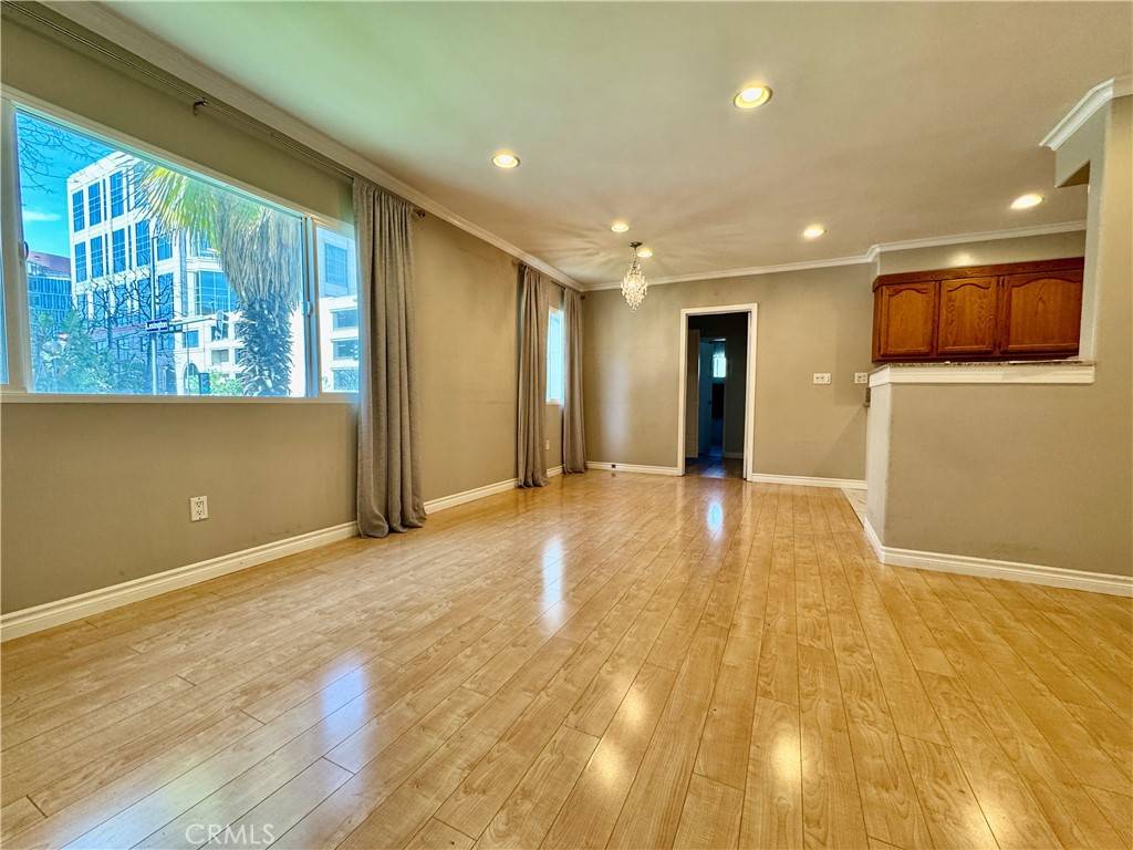 Glendale, CA 91202,344 N Maryland AVE #108