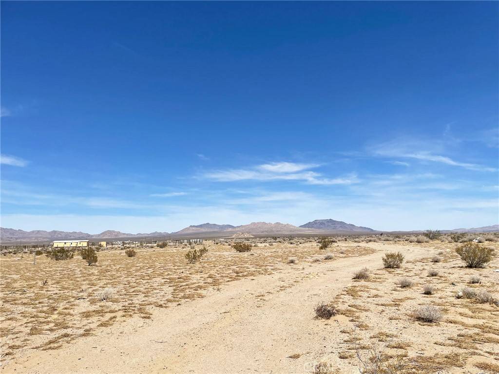 Lucerne Valley, CA 92356,4521515 Harrod RD