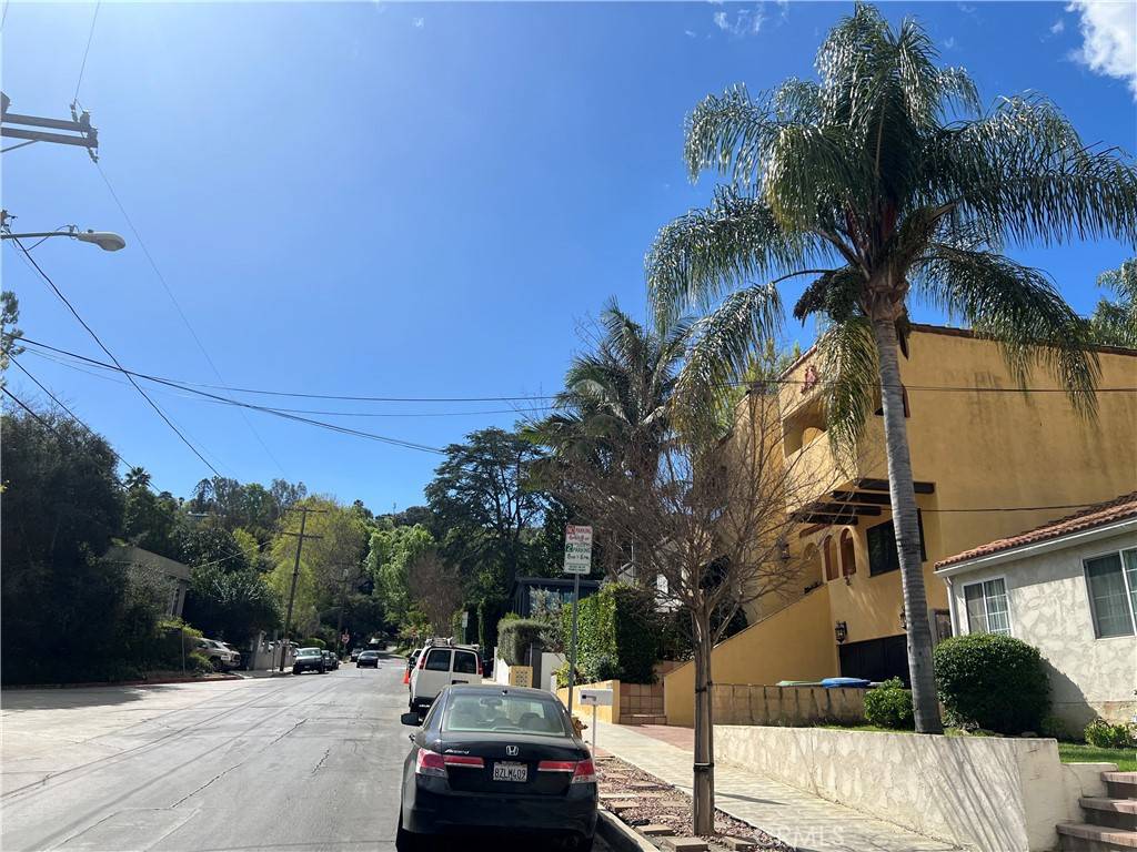Studio City, CA 91604,3931 Berry DR
