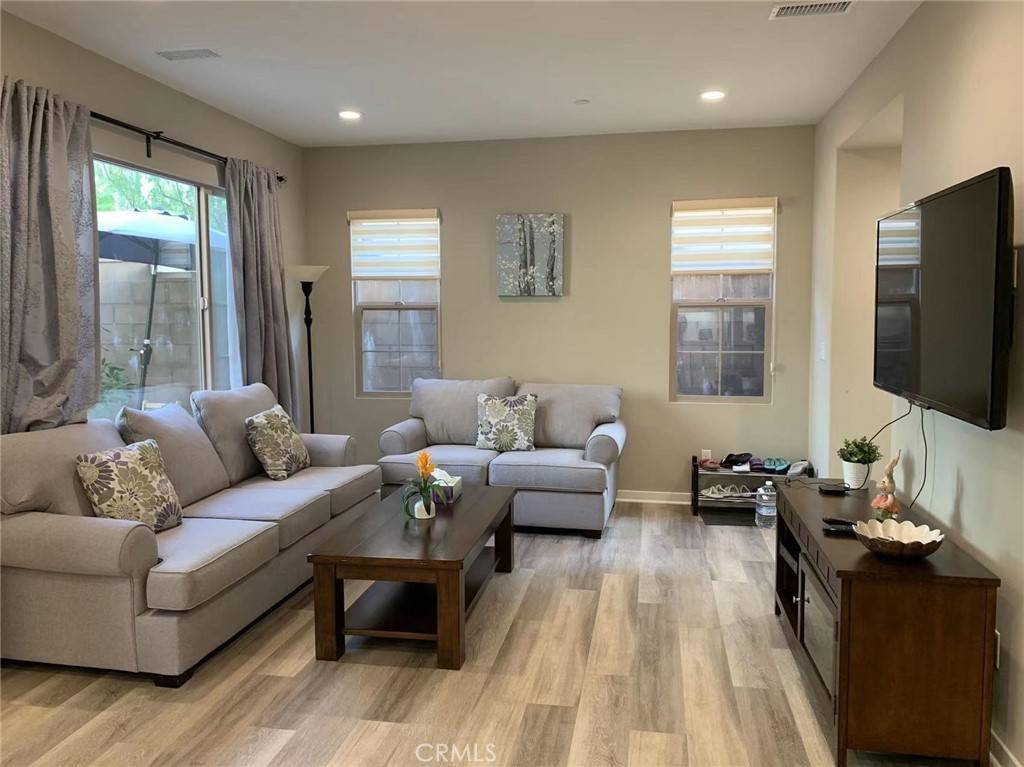 Irvine, CA 92618,158 Excursion