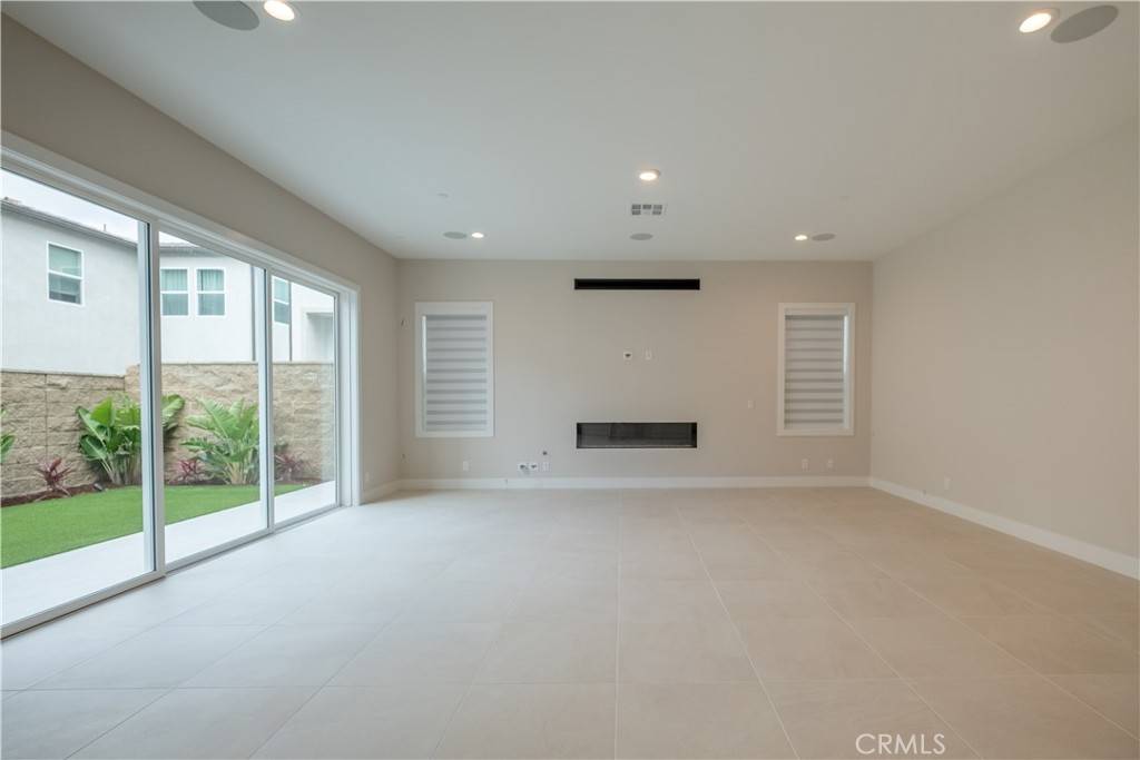 Lake Forest, CA 92630,121 mulberry