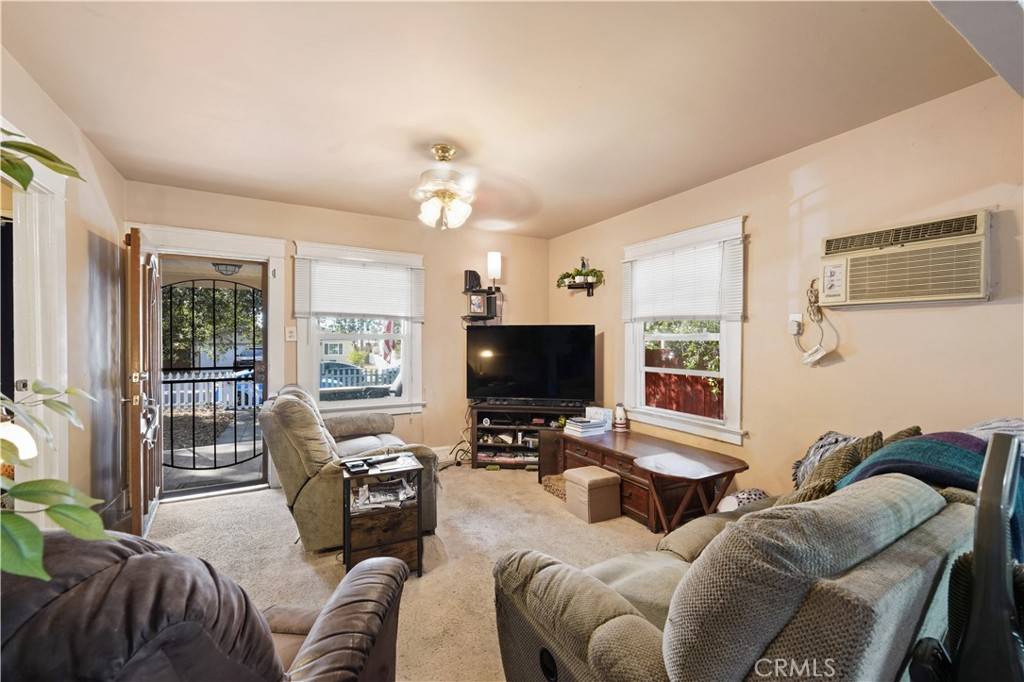 Monrovia, CA 91016,425 E Walnut AVE
