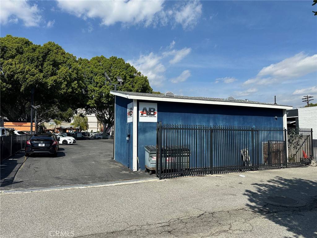 Pasadena, CA 91107,2748 E Colorado BLVD