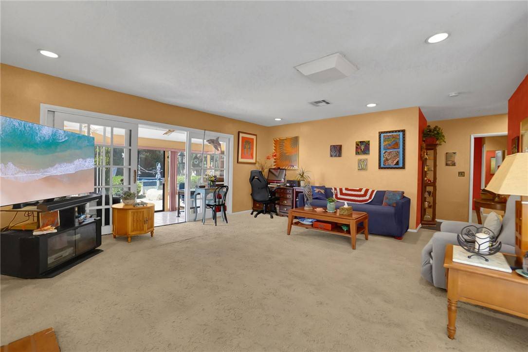 Van Nuys, CA 91406,7111 Texhoma AVE