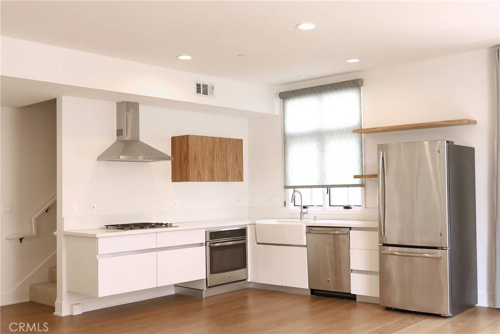 Pasadena, CA 91101,288 S Oakland AVE #209