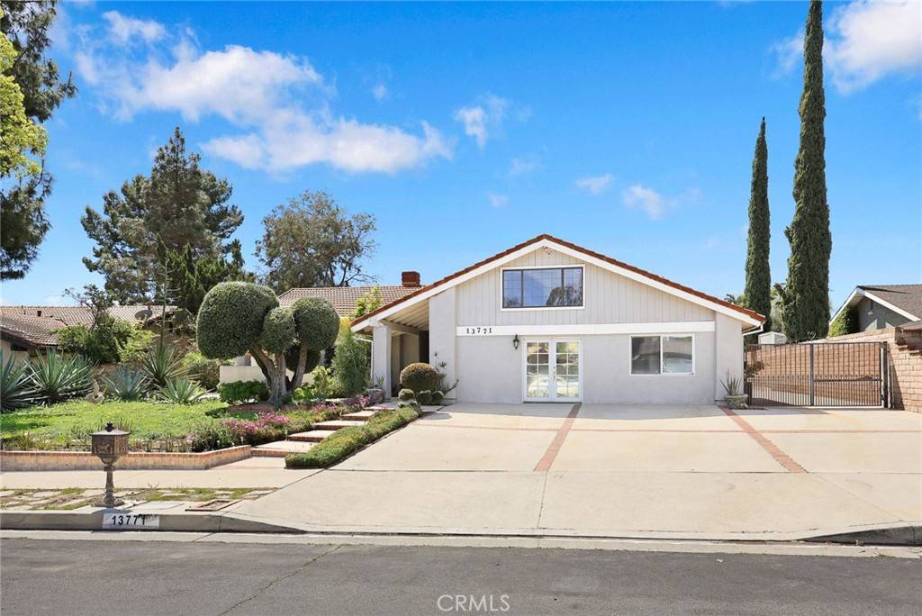 Rancho Cascades, CA 91342,13771 De Garmo Ave