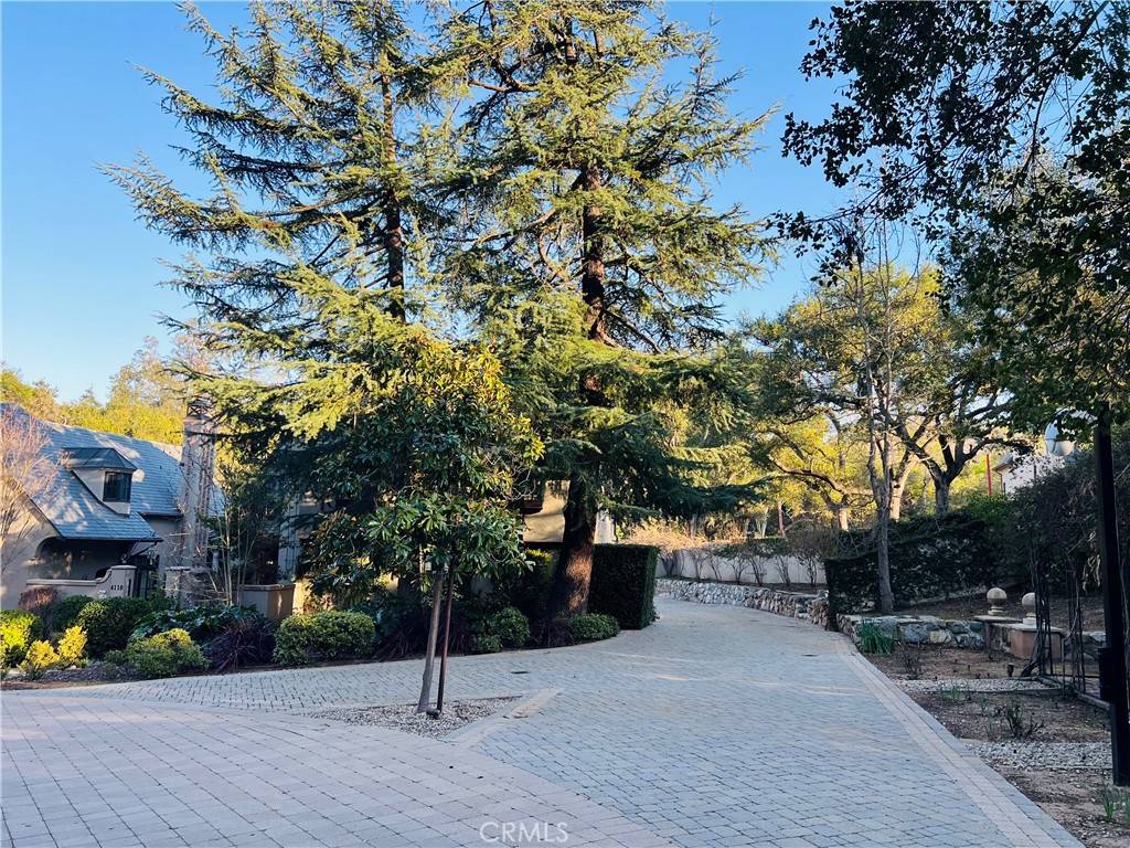 La Canada Flintridge, CA 91011,4110 Woodleigh LN