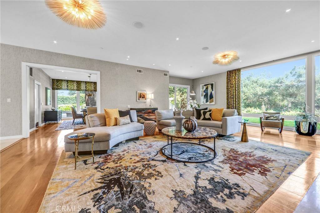 Pasadena, CA 91106,935 Hillcrest PL