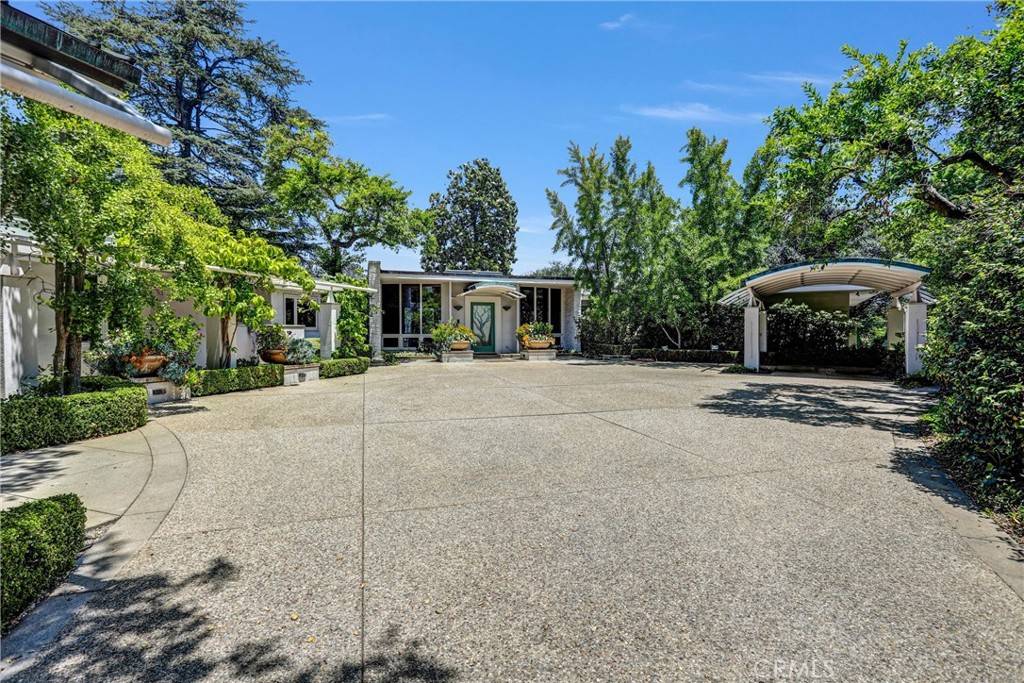 Pasadena, CA 91106,935 Hillcrest PL