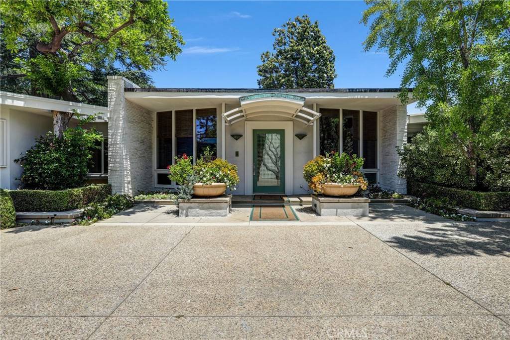 Pasadena, CA 91106,935 Hillcrest PL
