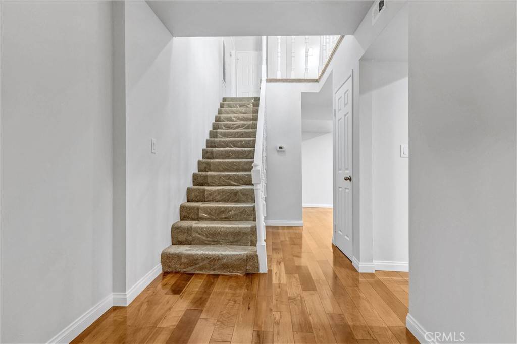 Tarzana, CA 91356,18324 Clark ST #315