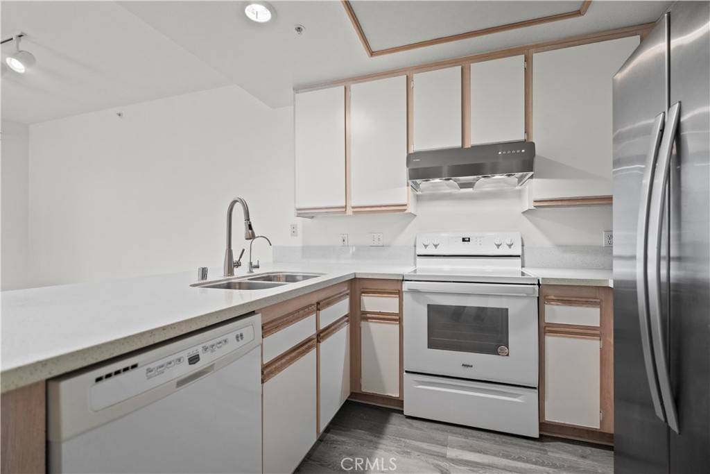 Tustin, CA 92782,2960 Champion WAY #2706
