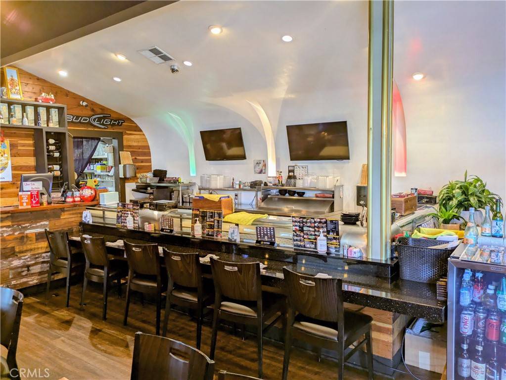 Woodland Hills, CA 91364,23349 Mulholand DR