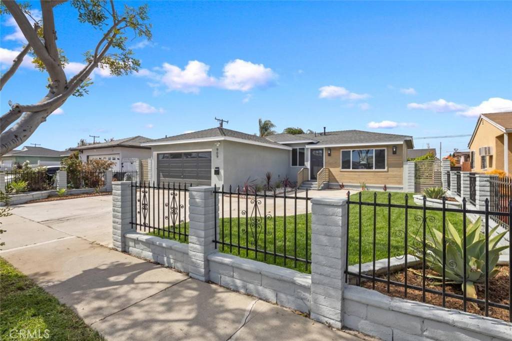 Compton, CA 90220,909 W 156th ST