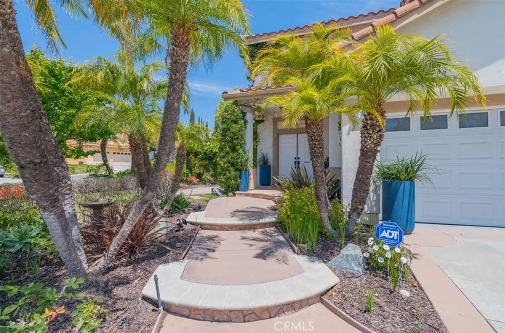 Lake Forest, CA 92610,1 Avance LN