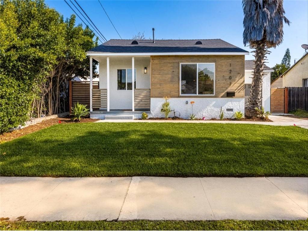Compton, CA 90220,1207 W Magnolia ST