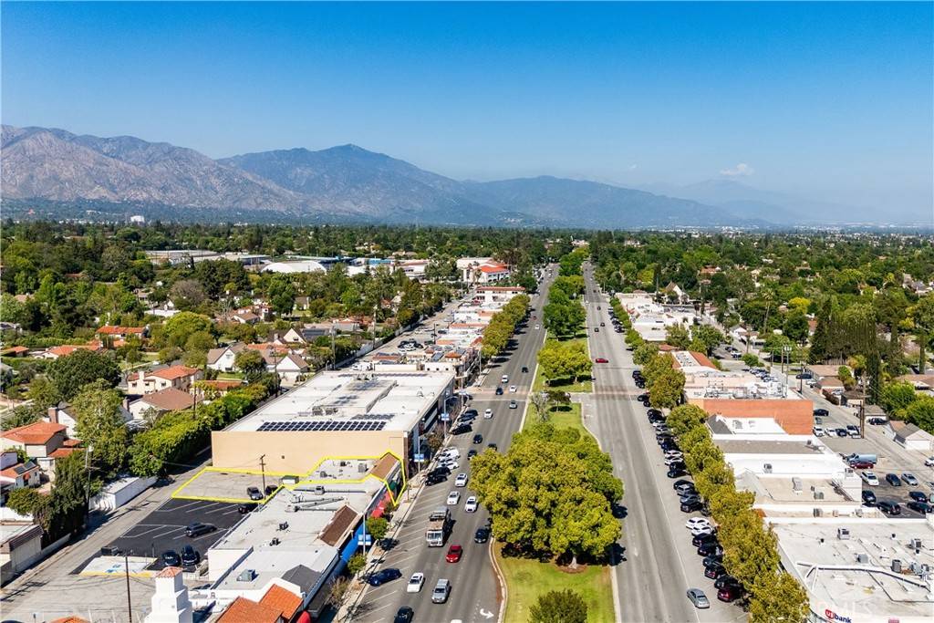 San Marino, CA 91108,2347 Huntington DR