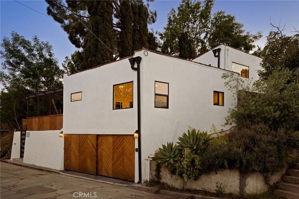 Los Angeles, CA 90065,479 Crane BLVD