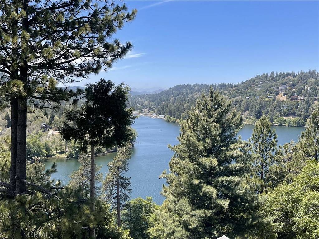 Crestline, CA 92325,652 Arbula DR