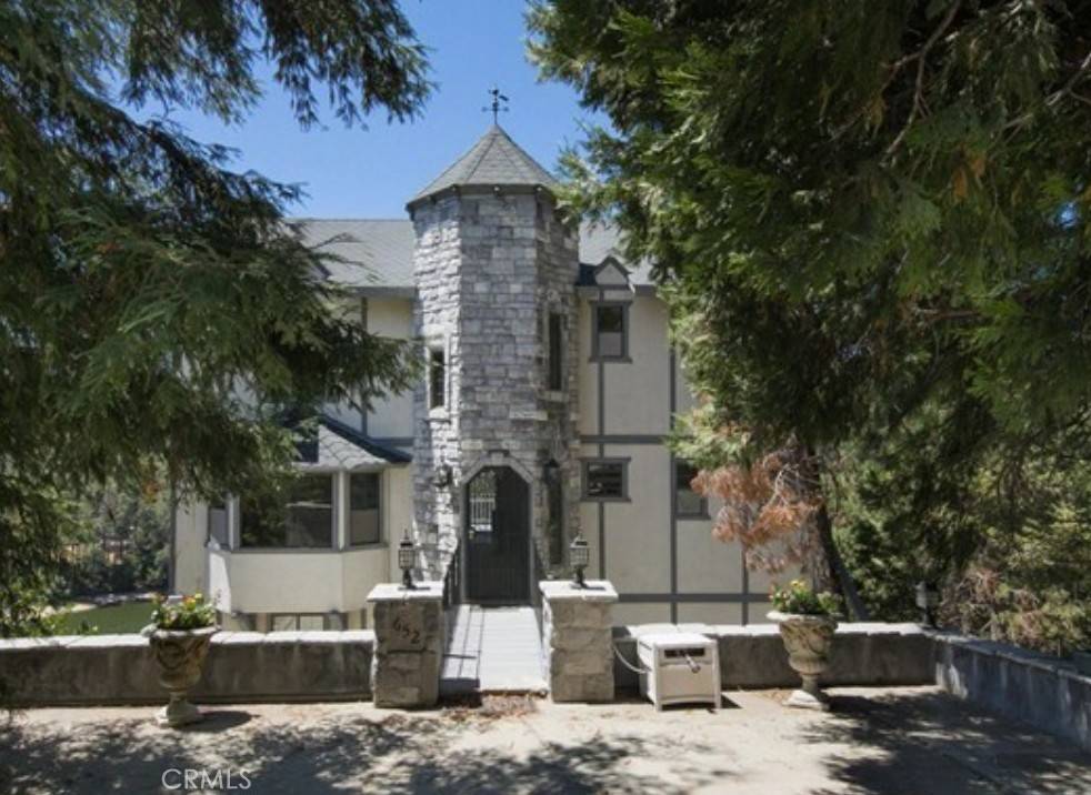 Crestline, CA 92325,652 Arbula DR