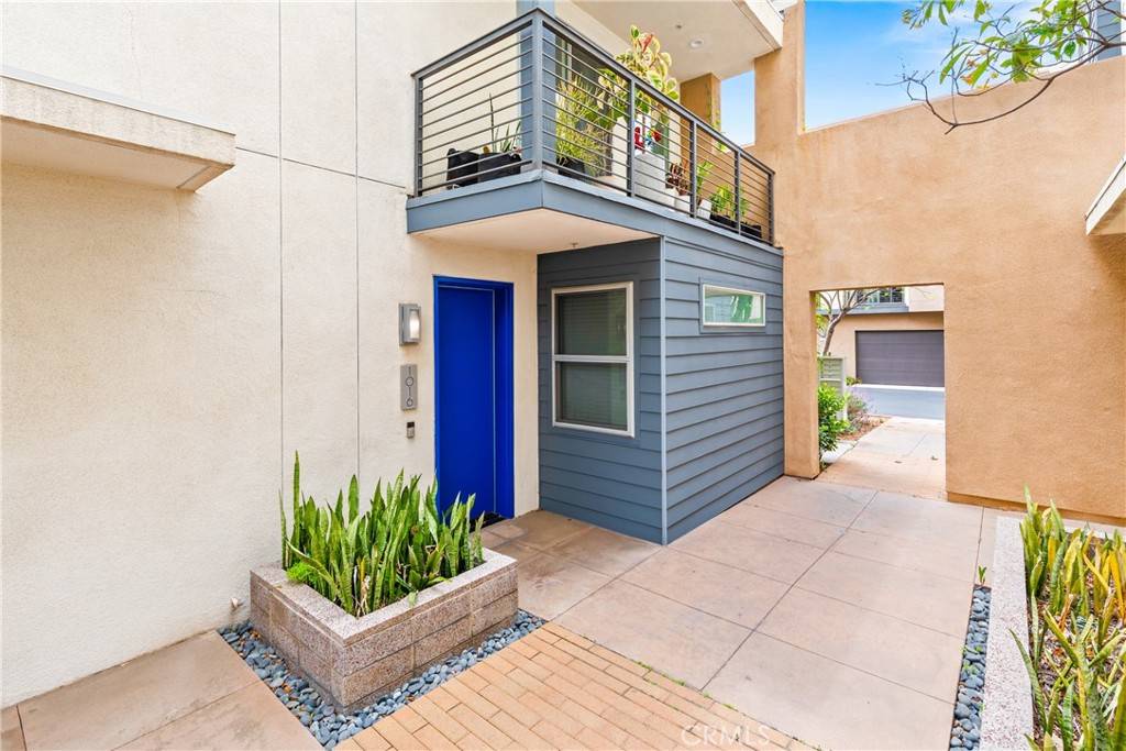 Montebello, CA 90640,1016 Eucalipto Pl.