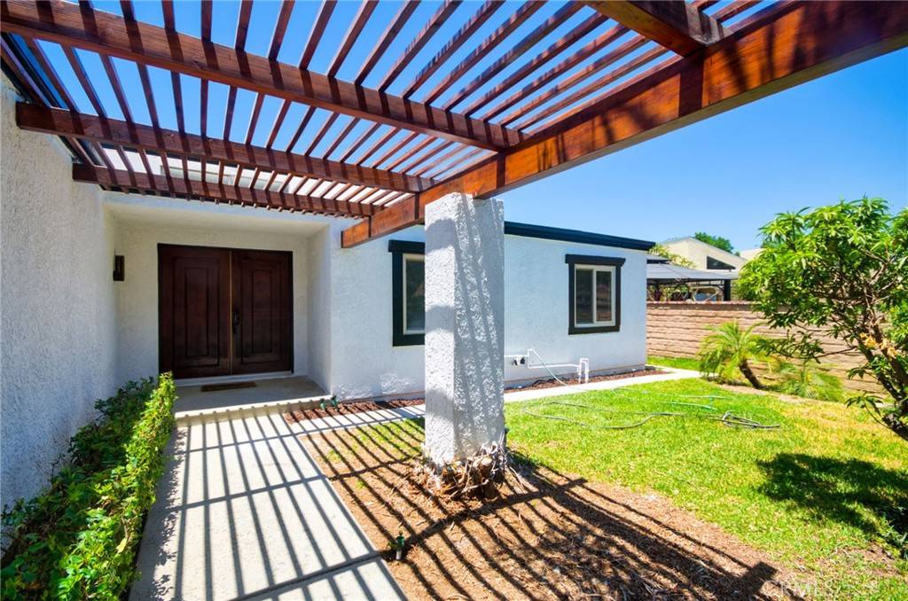 Northridge, CA 91324,9539 Gladbeck AVE