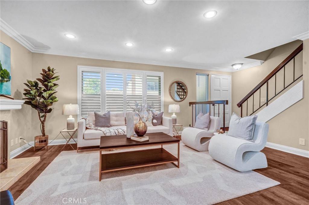 Anaheim, CA 92802,926 W Lamark LN