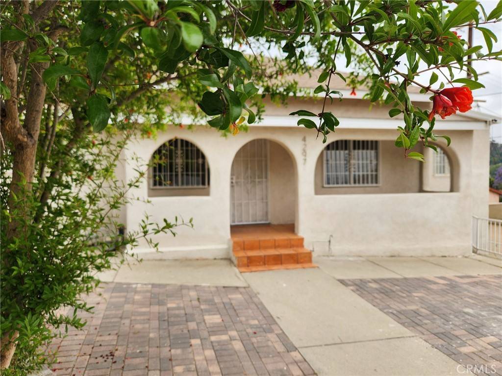 Los Angeles, CA 90032,4297 Moonstone DR
