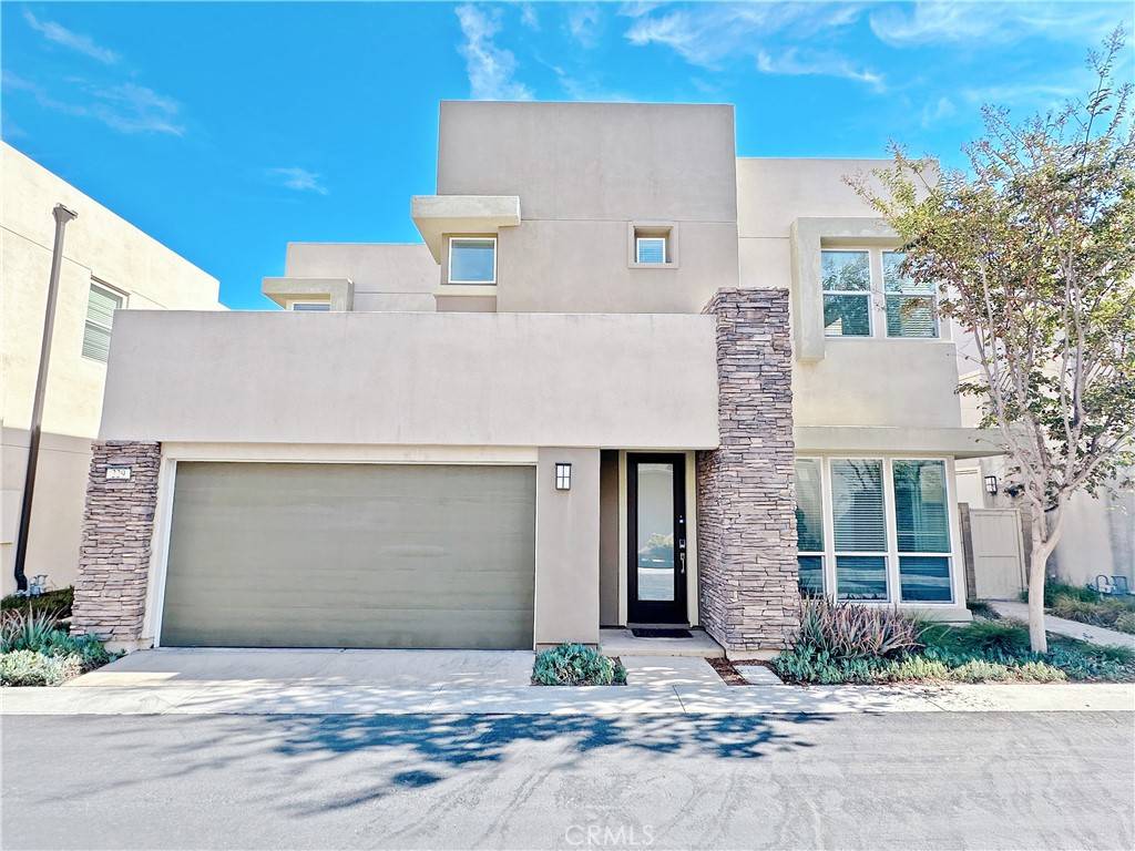 Irvine, CA 92618,229 Radial