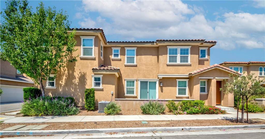 Eastvale, CA 92880,5861 Ginger DR