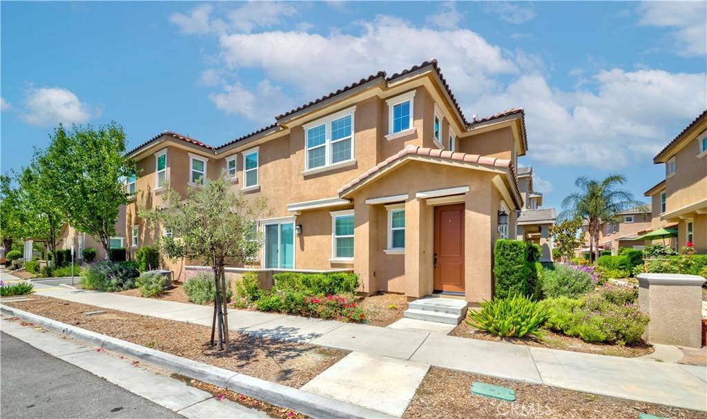 Eastvale, CA 92880,5861 Ginger DR
