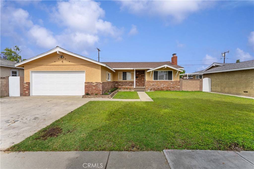 Lakewood, CA 90715,20625 Wardham AVE