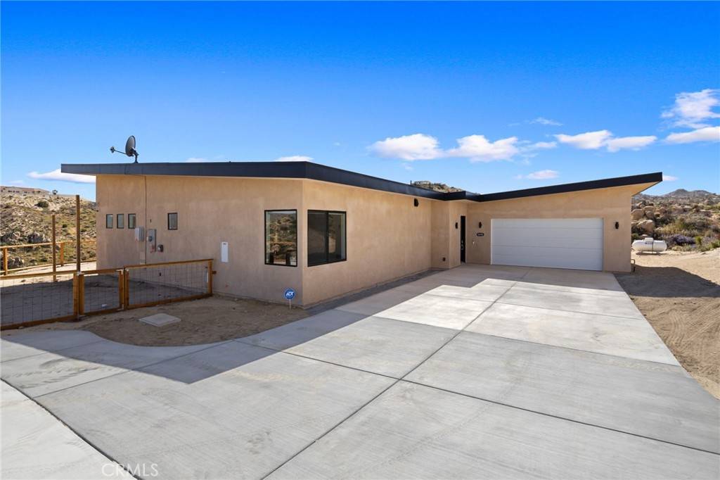 5890 Olema RD Yucca Valley, CA 92284