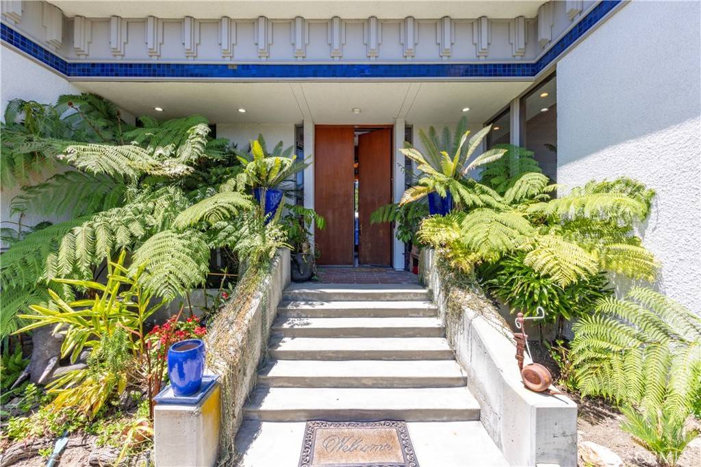 Diamond Bar, CA 91765,23615 Falcons View DR