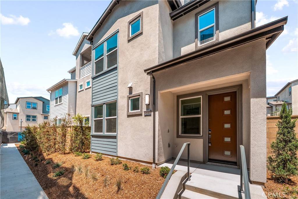 Irvine, CA 92618,239 Yerba