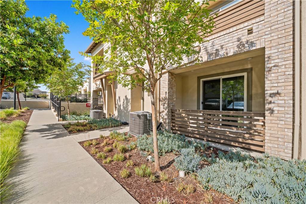 Rancho Cucamonga, CA 91739,7356 Luminaire PL