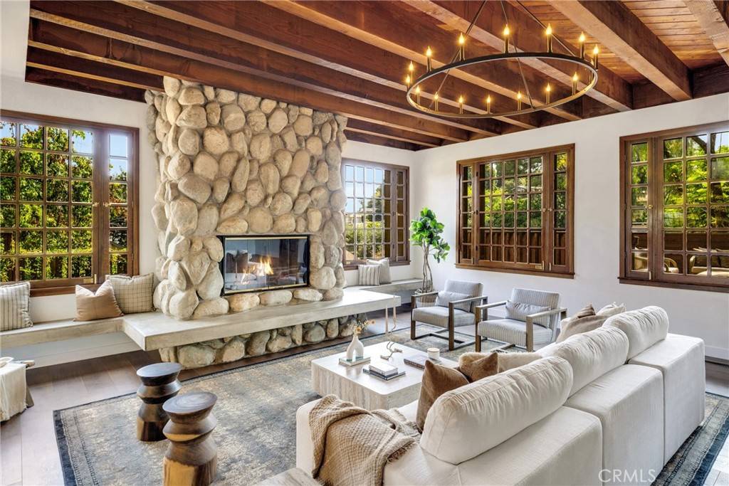 Sierra Madre, CA 91024,561 Alta Vista DR