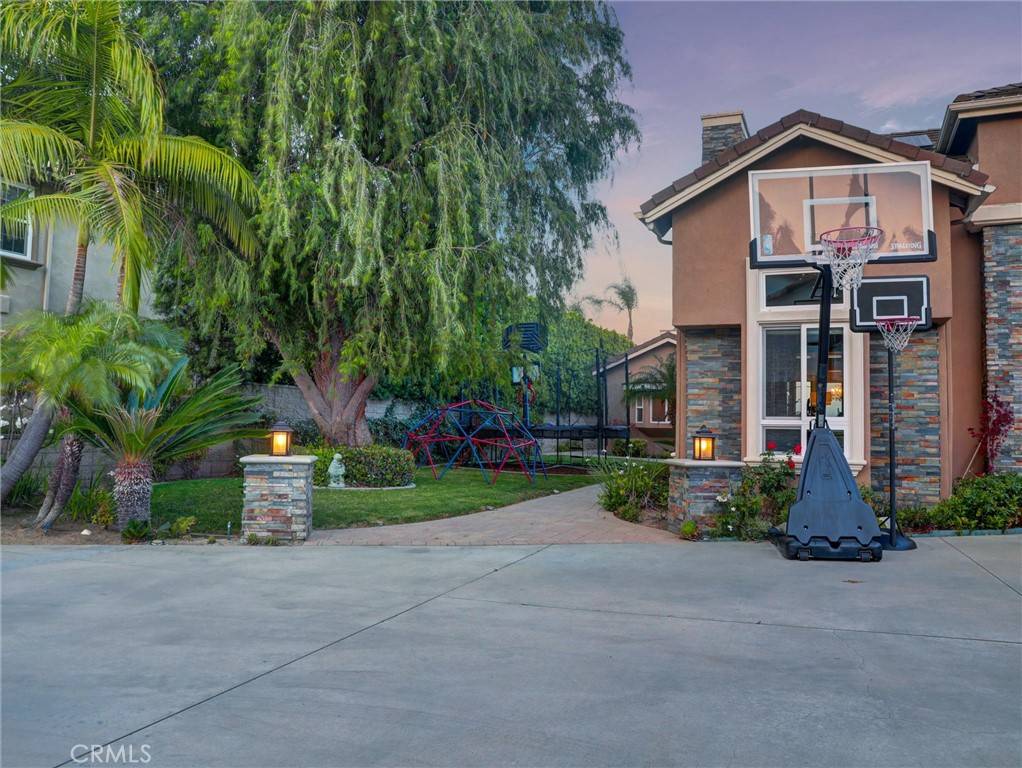 Yorba Linda, CA 92887,27020 Daisy CIR