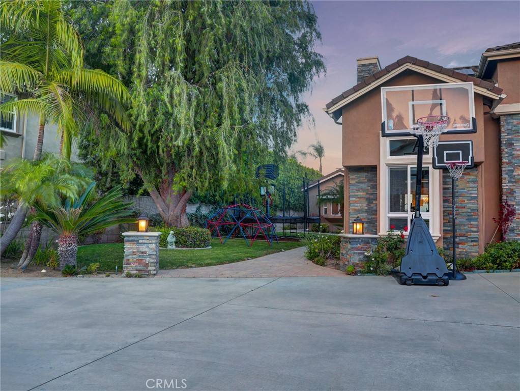 Yorba Linda, CA 92887,27020 Daisy CIR