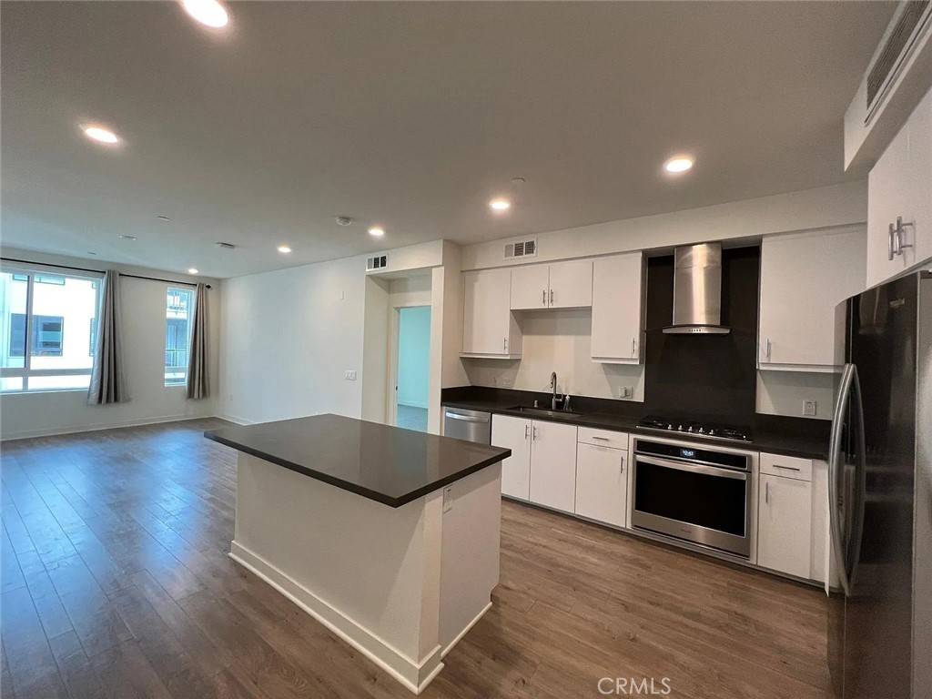 Irvine, CA 92612,2404 Nolita