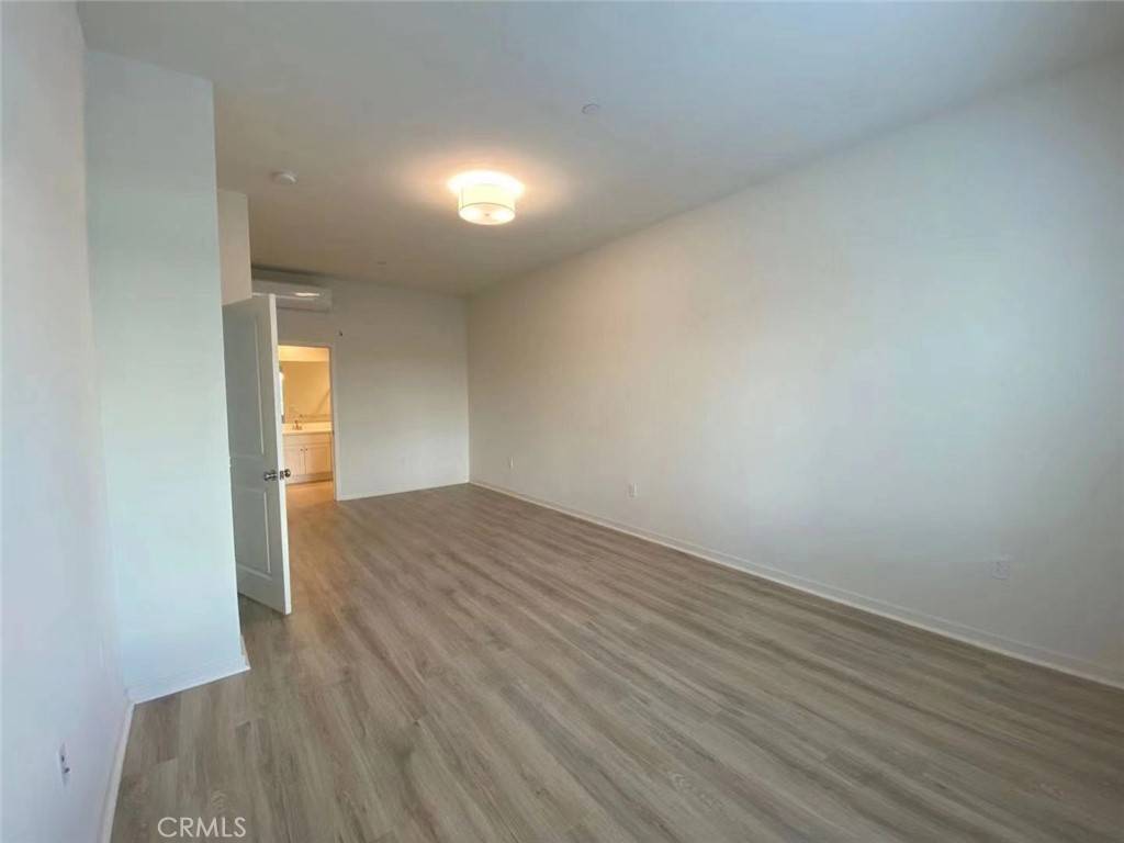 Irvine, CA 92618,143 Frame
