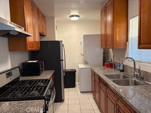 Hawthorne, CA 90250,13805 Cerise Ave