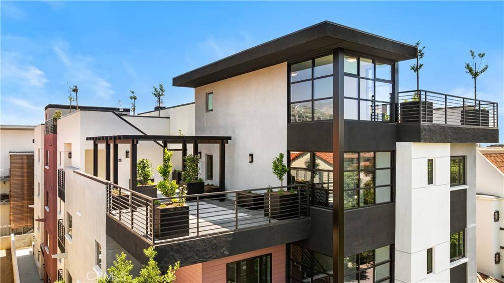 Pasadena, CA 91101,150 S Oak Knoll AVE #105