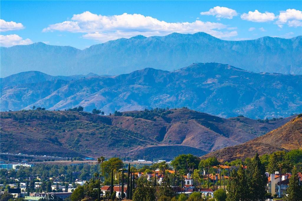 Diamond Bar, CA 91765,23945 Highland Valley RD