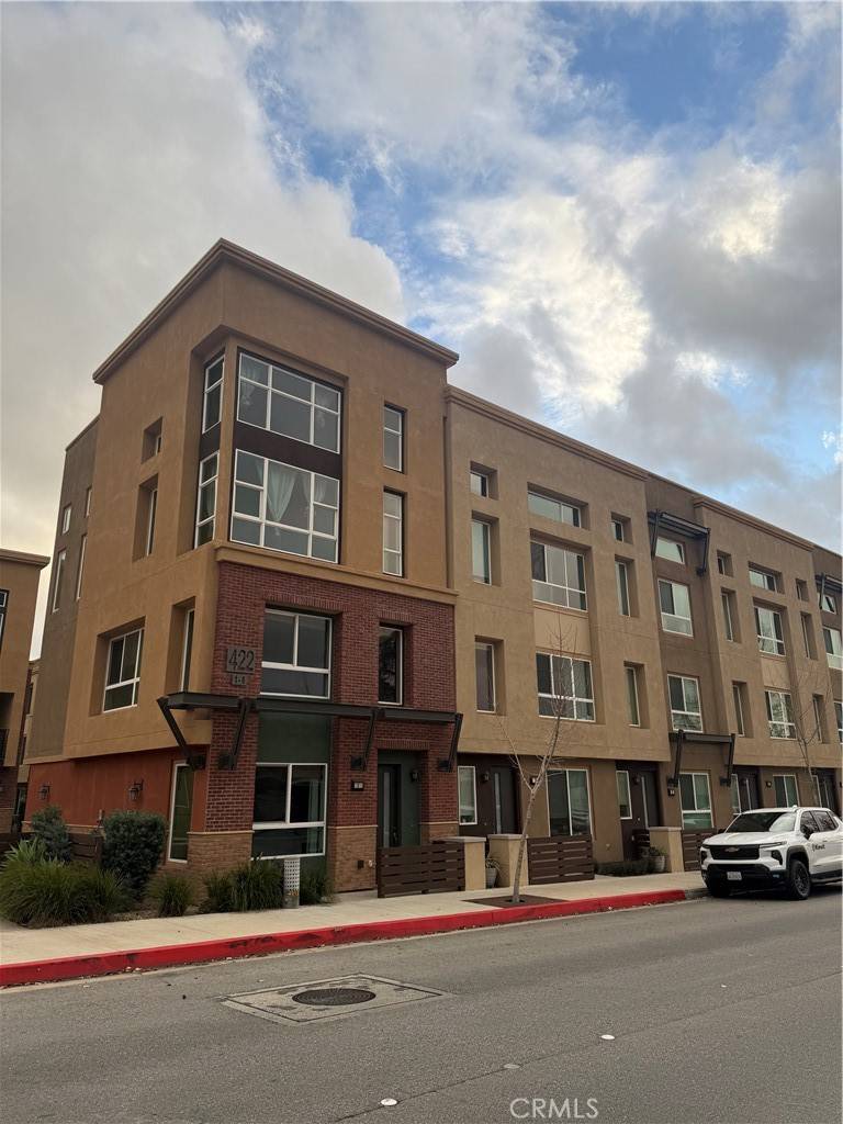 Glendora, CA 91740,422 W Route 66 #1