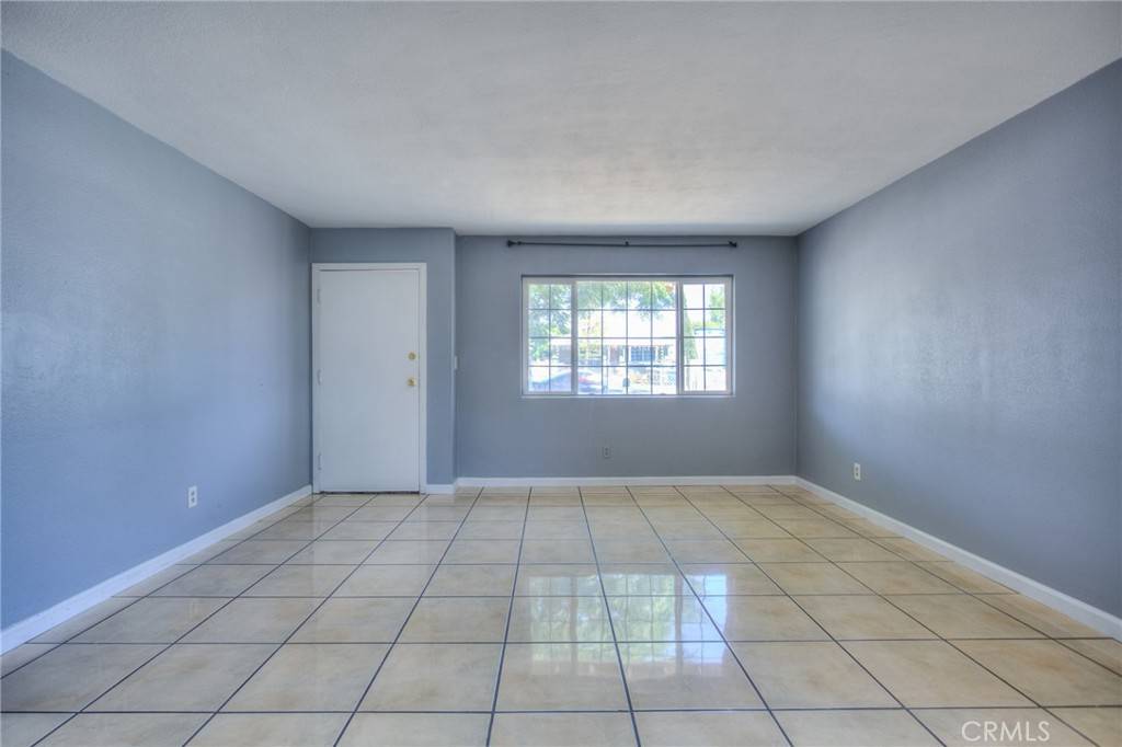 Fontana, CA 92336,7214 Cypress AVE