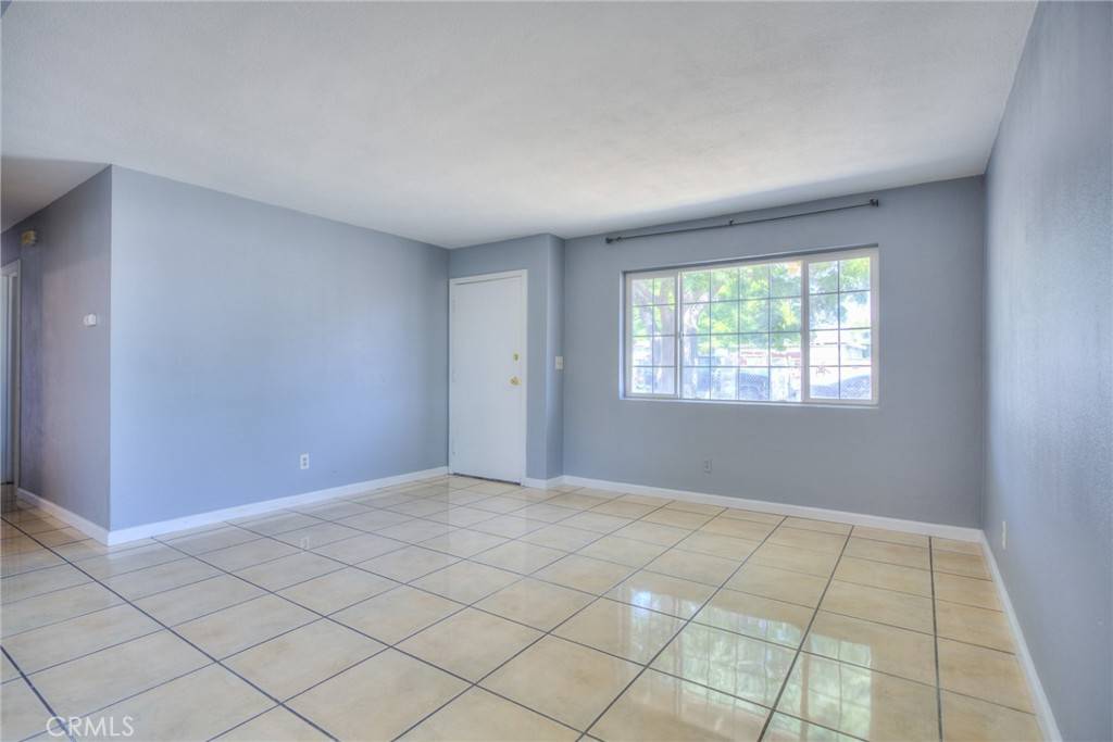Fontana, CA 92336,7214 Cypress AVE