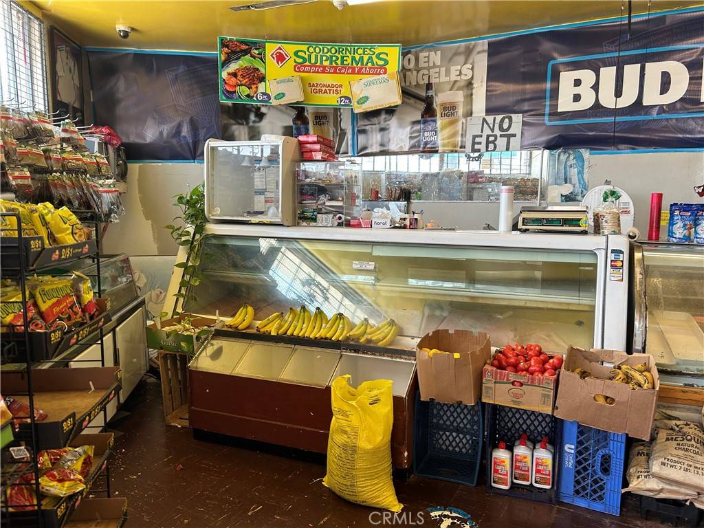 East Los Angeles, CA 90022,5482 E Beverly BLVD